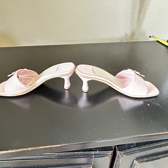Jasmine Pink Slip on Sandals with Bow. Size 7.5 M - Picture 4 of 7